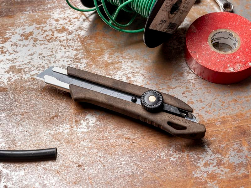 18mm Wood Composite Ratchet Lock Utility Knife | WD-L - Image 5