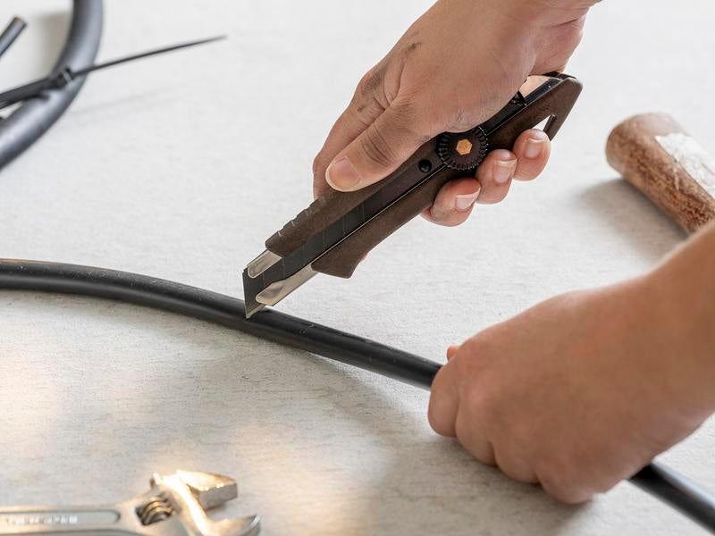 18mm Wood Composite Ratchet Lock Utility Knife | WD-L - Image 6