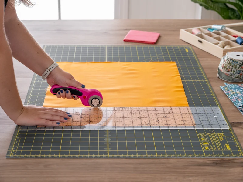 RM-MG-01/GRY 24”x36” Double-Sided Self-Healing Rotary Mat, Gray - Image 3